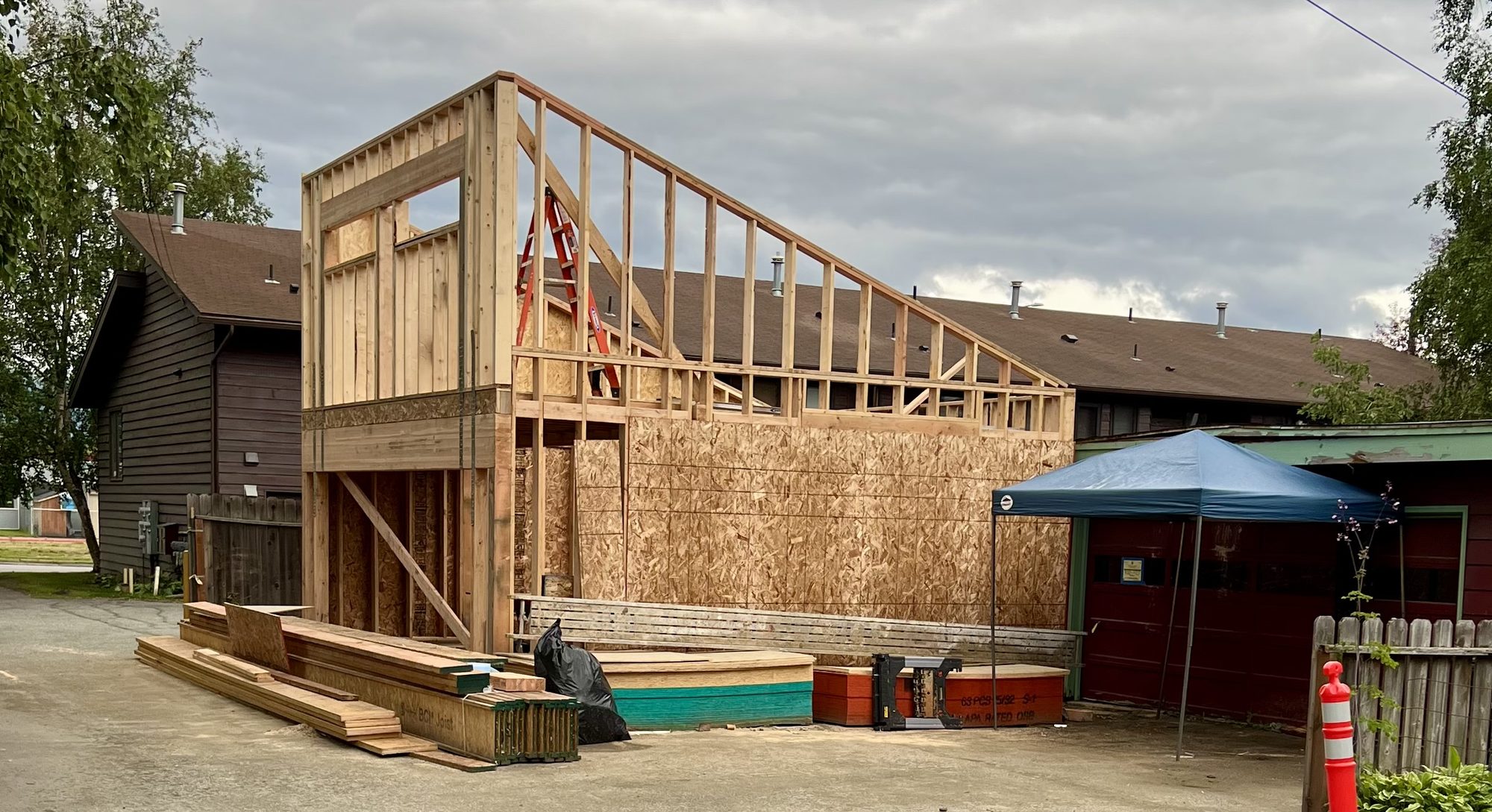 Detached garage framed and sheathed by the Top Notch crew